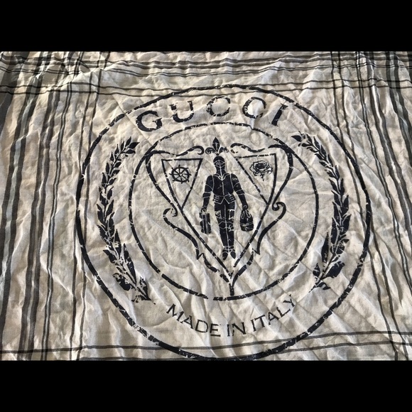Gucci big square scarve 100% authentic - Picture 2 of 5